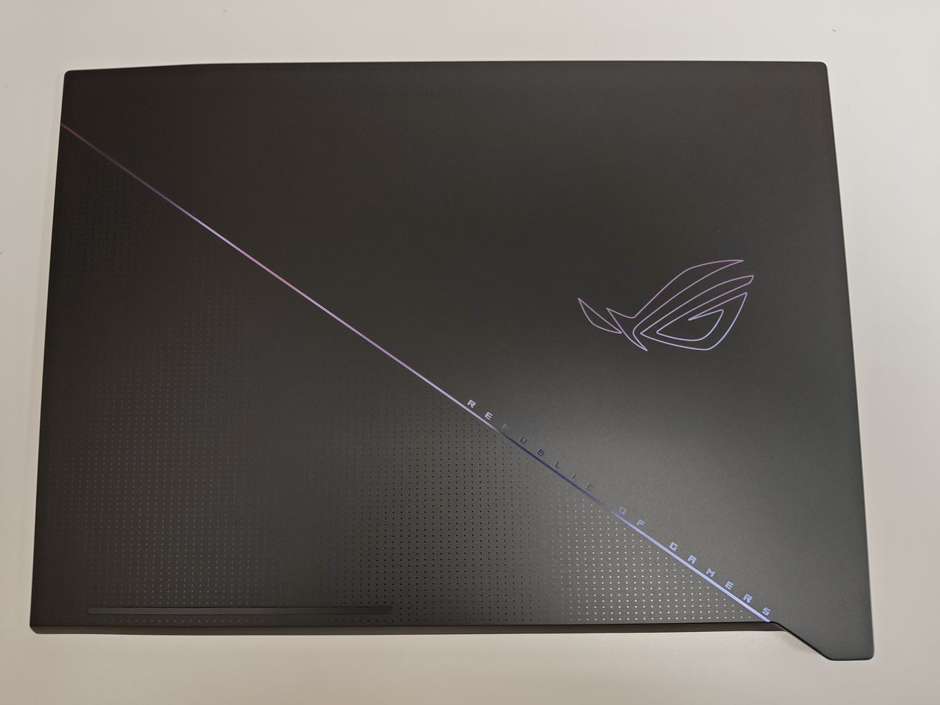 Capac Display Laptop Gaming, Asus, Rog Zephyrus Duo 16 NR2202R, NR2202RM, NR2202RS, NR2202RW, NR2202RX, GX650PY-1A, 90NR0BI1-R7A010, 90NR0BI1-R7A011, GX650PY-1A, 13NR0BI1AM0101, 6053B2131301