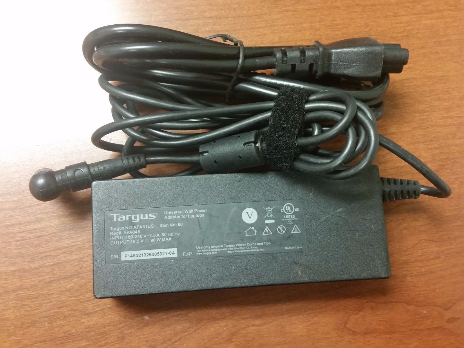 Incarcator universal original Targus APA31US 19.5V 90W sh