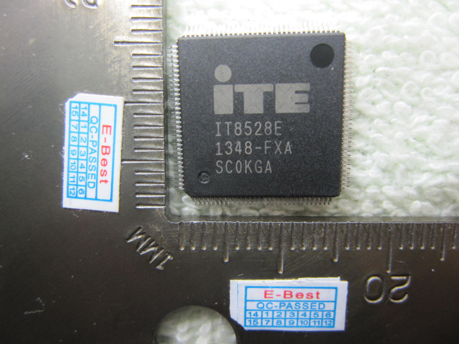 ITE IT8528E-FXA