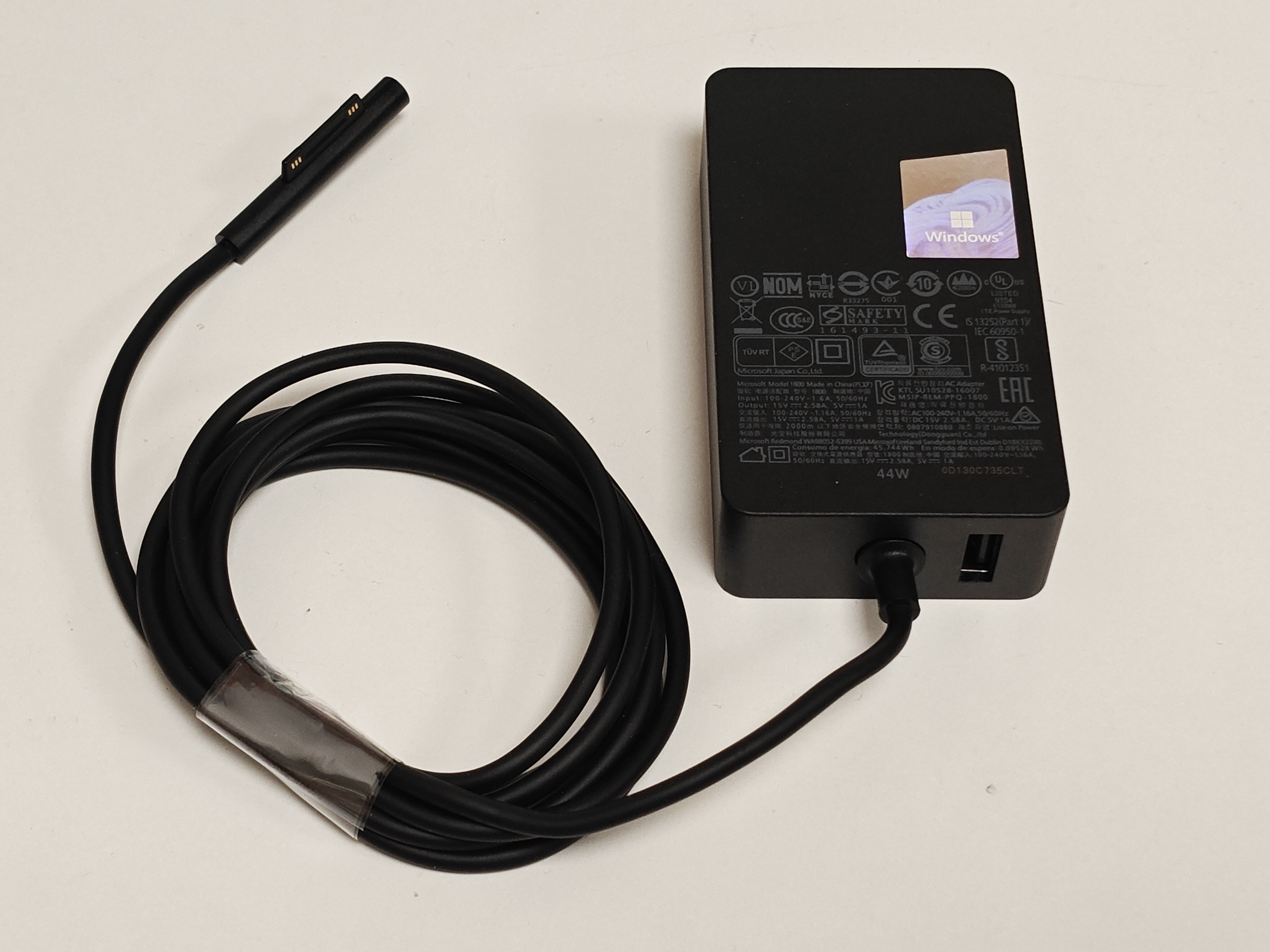 Incarcator Microsoft Surface Pro 2017, Model 1800, SU10528-16007, 15V, 2.38A, 44W