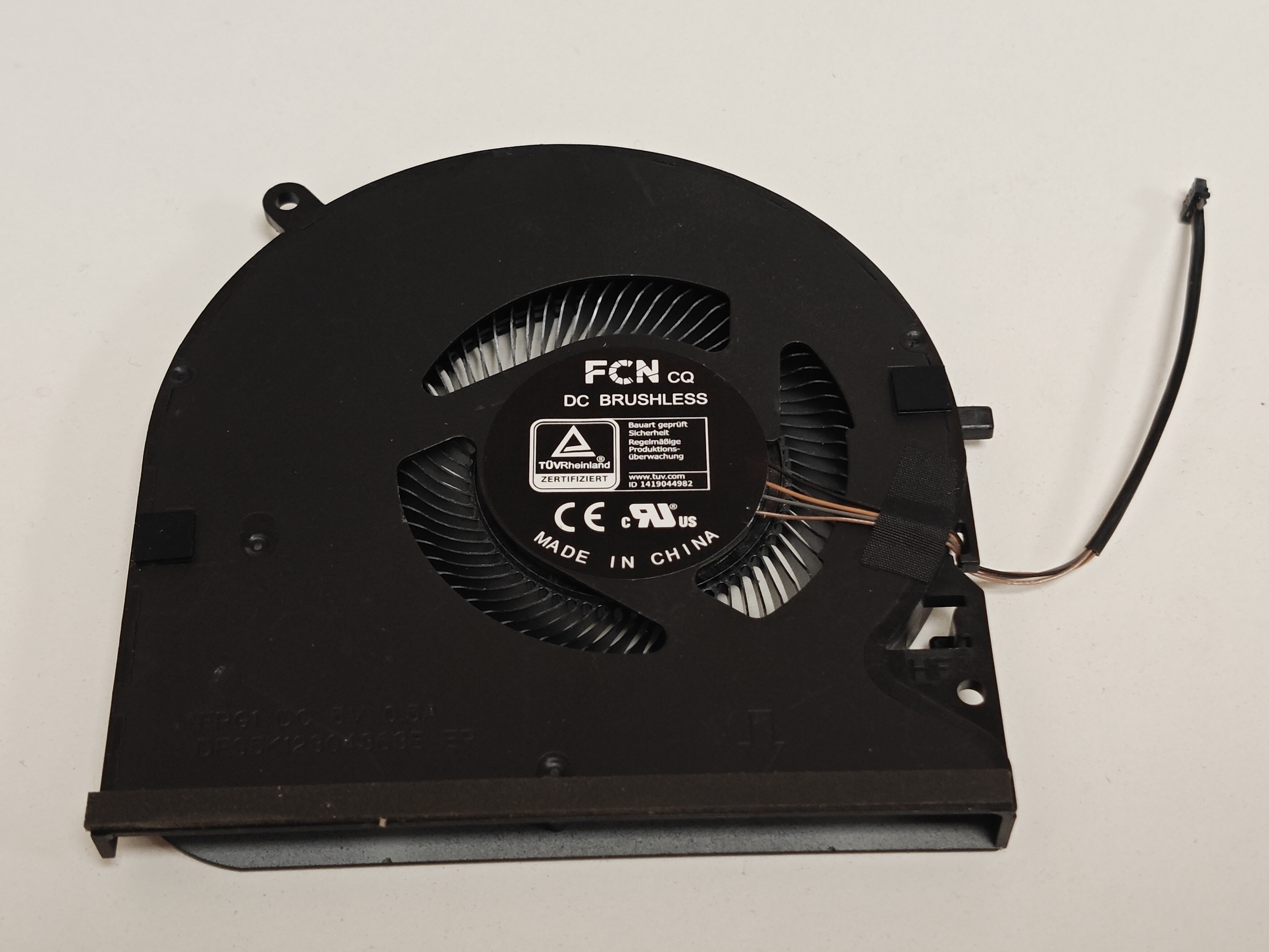 Cooler procesor Laptop, Razer Blade 15 Advanced (2021) RZ09-0409, RZ09-0409A, RZ09-0409B, RZ09-0409C, RZ09-0409J, RZ09-0409K, RZ09-0409BE, RZ09-0409CE, RZ09-0409AE, DFS5K12304363E-FPG1, 13417945, 5V, 0.5A, CPU
