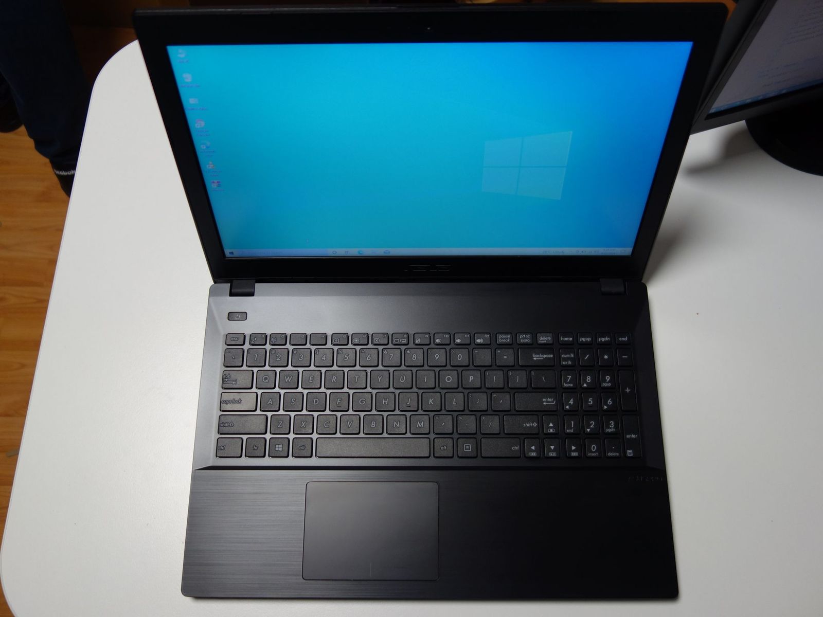 Laptop Asus P2520L, Intel I7-5500U, Nvidia GTX 920M 2GB, 8GB, 500GB SSD